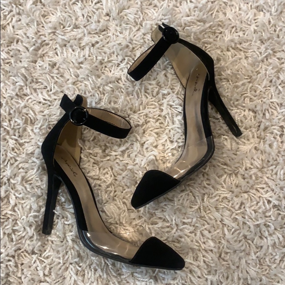 🎉 HP 🎉 Black Strappy Pump with Clear Toe